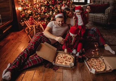 Идеи для новогодней фотосессии с домашней фотозоной. Примеры новогодних  фотосессий для пар, семьи, детей. Красивая новогодняя фотозона своими  руками.