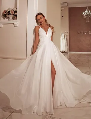 Красивое свадебное платье из коллекции 2023 купить в Москве