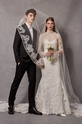 Самые красивые свадебные платья 2022-2023 года: фото модных новинок из  последних коллекций сезона для невесты