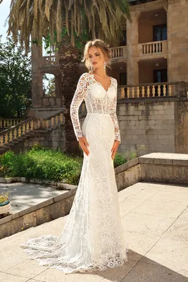 Осетинское свадебное платье — это стильно и красиво.⚜️😍 Национальный наряд  придает невестам самобытность и неповторимость. Он привлекает… | Instagram