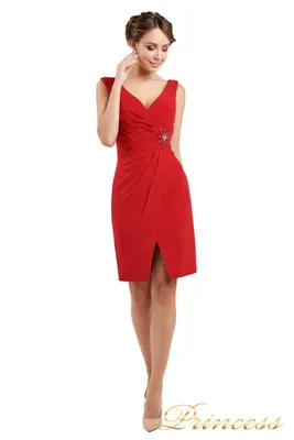 Эффектное красное платье миди длины с открытыми плечами в Хабаровске