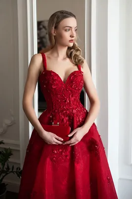 Красное вечернее платье с воланом на одно плече артикул 200165 цвет  бургундия👗 напрокат 3 500 ₽ ⭐ купить 10 000 ₽ в Новосибирске