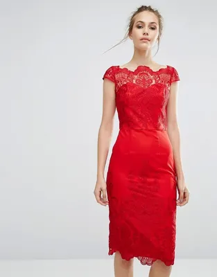 Красное кружевное платье фотографии