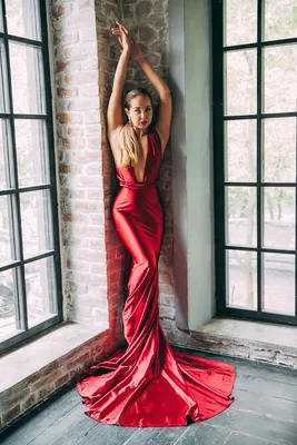 Эффектное красное платье со шлейфом - прокат от 2400 руб. | Санкт-Петербург