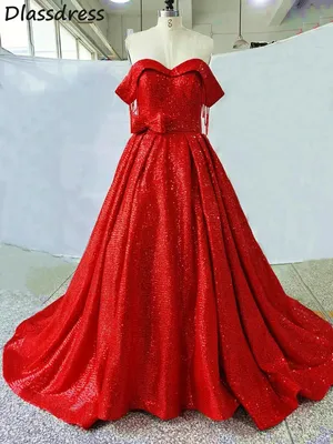 Красное платье с лямками бандо с разрезом на ноге и шлейфом
