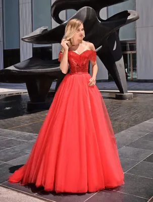 Красное платье со шлейфом с разрезом по ноге напрокат