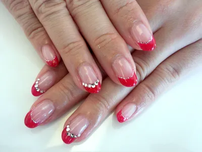 cool Модный красный френч на ногтях (50 фото) — Изысканная утонченность  Check more at https://dnevniq.com/krasnyiy-french-nogtyah-foto/ | Nail art,  Nails, Beauty