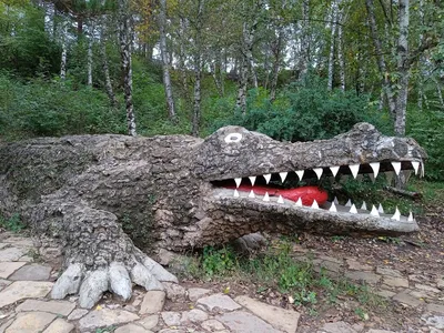 Крокодил, жанровая скульптура, Ставропольский край, городской округ  Кисловодск — Яндекс Карты