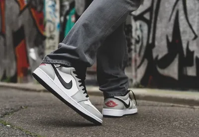 Серые кроссовки Эйр Джордан 1 | Air Jordan 1 Mid Gray White Black с мехом в  spotr365shoes.by интернет-магазине, в Минске