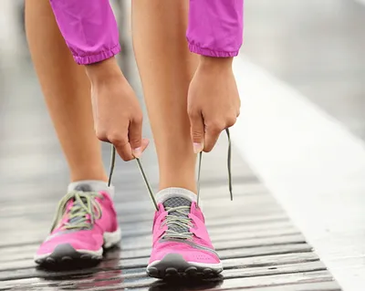ТОП-20 лучших кроссовок для бега в 2023 году: рейтинг беговых кроссовок для  мужчин и женщин