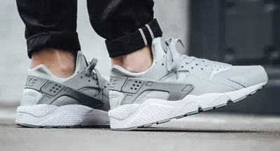 Nike Huarache Runner Light Smoke Grey FJ0709-001 Release | Hypebeast