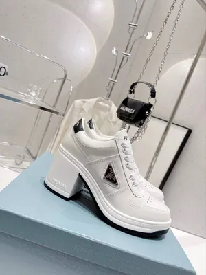 Кожаные белые кроссовки Prada на каблуке | Прада Downtown премиум класса