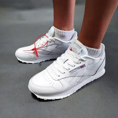 Архив Кроссовки Reebok Classic New 2018.Купить женские высокие белые рибок.  ✔️ 1 250 грн. ᐉ Кроссовки в Киеве на BON.ua 39479389