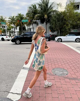 LAPTI - Войлочные кроссовки с платьем миди — это нежность... | Facebook