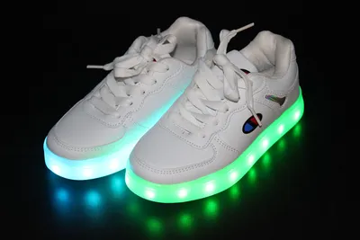 Белые светящиеся Led кроссовки на usb зарядке, с подсветкой, со светящейся  подошвой (размер 26-31) (ID#1099341549), цена: 1360 ₴, купить на Prom.ua
