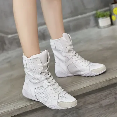Женские высокие кроссовки купить по низким ценам в интернет-магазине Uzum  (857813)