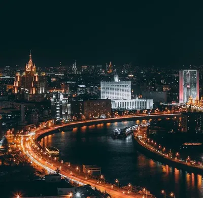 Ночная, весенняя Москва | Красивые места, Пейзажи, Городской пейзаж