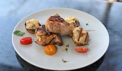 Курица фаршированная гречкой с грибами - рецепт с фотографиями - Patee.  Рецепты