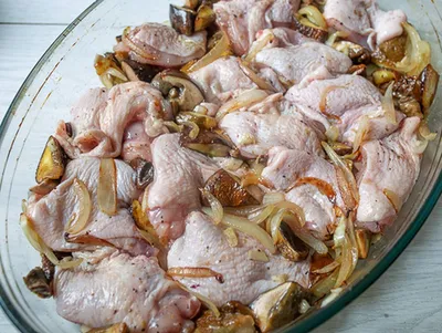 Рецепт курицы с грибами в духовке с фото пошагово на Вкусном Блоге