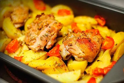 Курица в духовке целиком с картошкой, с золотистой корочкой, пошаговый  рецепт с фото на сайте Гастроном
