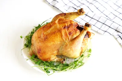 Как приготовить курицу в духовке целиком? | KM.RU