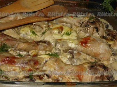 Курица, запеченная в духовке с картошкой и грибами - 7 пошаговых фото в  рецепте