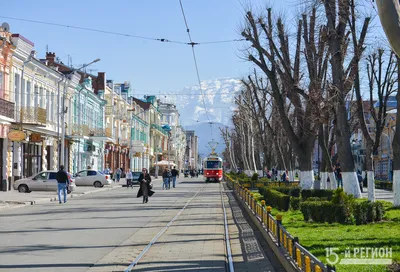 Житель Владикавказа превращает кварц в картины - Российская газета