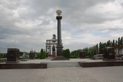 Стела «Город воинской славы» (Курск) — Википедия
