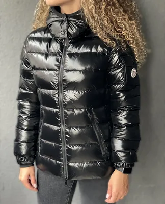 Куртка женская Moncler купить за 7750 грн в магазине UKRFashion. Товары  бренда Moncler. Лучшее качество