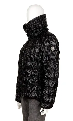 ▻ Металл Женская куртка Moncler с логотипом • [4299] грн ▷ купить в  𝗞𝗮𝘀𝘁𝗮 ✓ Киев, Украина (250394022)