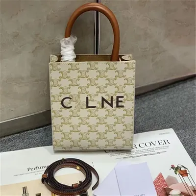 Квадратная сумка из экокожи с мятой фактурой :: LICHI - Online fashion store