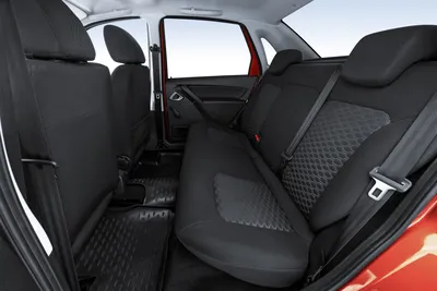 LADA Granta седан 2023 - фото в новом кузове: салон, вид снаружи, багажник