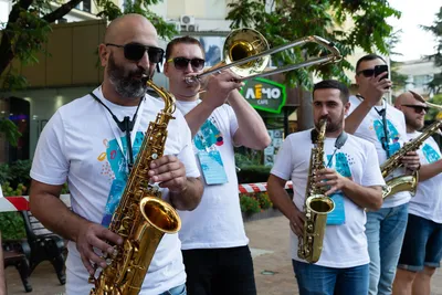 Музыкальный парад джазовых оркестров в Сочи на Sochi Jazz Festival.  Фоторепортаж - 25 сентября, 2020 Фотогалерея «Кубань 24»