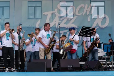 Музыкальный парад джазовых оркестров в Сочи на Sochi Jazz Festival.  Фоторепортаж - 25 сентября, 2020 Фотогалерея «Кубань 24»