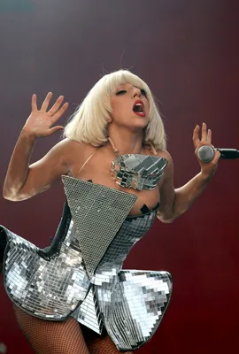 Как Леди Гага стала настоящей леди (и почему она больше не королева  эпатажа) | MARIECLAIRE
