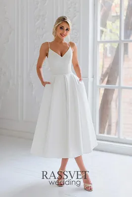 Свадебные платья простые, но со вкусом | Для ценительниц натурального,  естественного образа для свадьбы, мы предлагаем большой выбор моделей  простых платьев любого фасона и формы.
