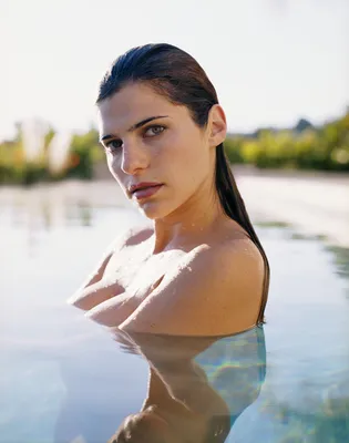 обои : Lake Bell, актриса, брюнетка, зеленые глаза, красная помада, расщепление, воды, Деревьями 1893x2400 - Flamespeedy - 1159970 - красивые картинки - Русский зарегистрироваться Авторизоваться Русский