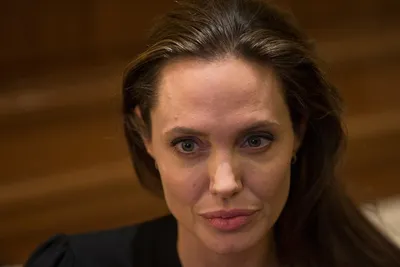 Джоли рассказала о проблемах в личной жизни после развода с Питтом -  Российская газета