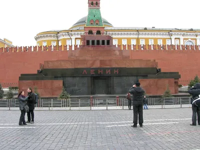 Ленин в москве фото