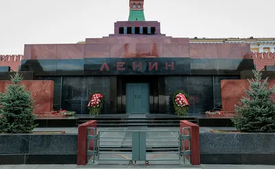 Пьяного мужчину задержали за попытку украсть тело Ленина из Мавзолея — РБК