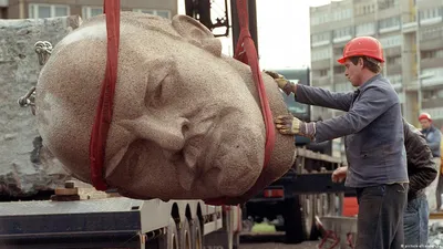 Немцы решили тайно откопать голову Ленина – DW – 05.08.2015