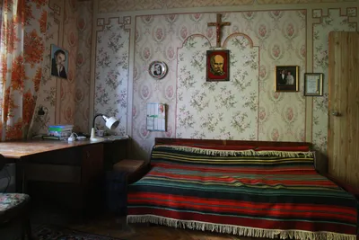 Что случилось с жильем великих киевлян: в квартире Быкова живут айтишники,  у поэта Малышко — знакомые | Сегодня
