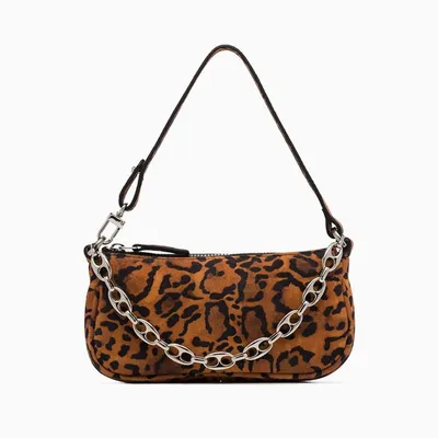 Леопардовая сумка — самая модная «база» по версии Беллы Хадид | Vogue Russia