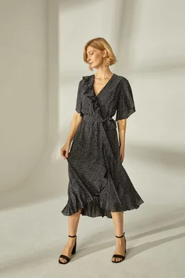 Женское Платье на бретелях украшено воланами (размер 48-52) больших  размеров купить в онлайн магазине - Unimarket