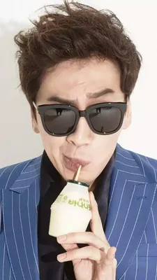 Ли Кван Су (이광수) на X: «[PIC] Binggrae Banana Milk Официальное обновление WeChat! Обои Кван Су для вашего телефона 😉 http://t.co/kbQp5AzBIf» / X