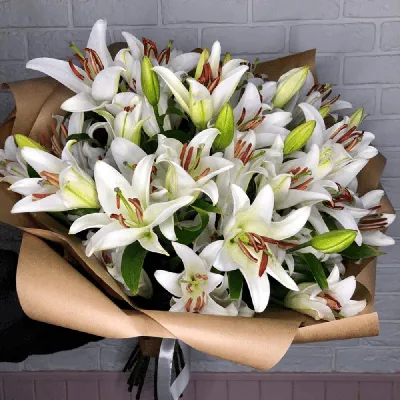 Букет «Лилии» - заказать и купить за 0 ₽ с доставкой в Москве - партнер  «Flower Workshop»