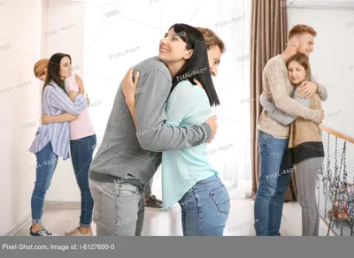 Люди обнимаются на сеансе групповой терапии :: Стоковая фотография ::  Pixel-Shot Studio
