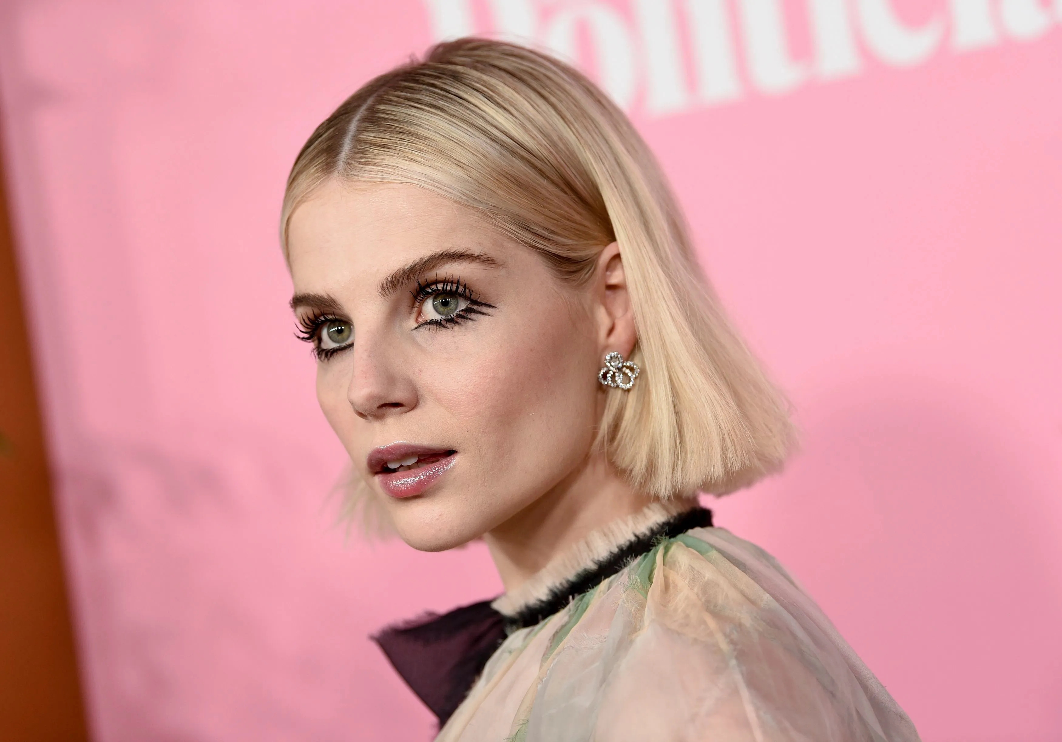 Люси бойнтон. Люси Бойнтон Lucy Boynton. Люси Бойнтон 2022. Люси Бойнтон февраль.