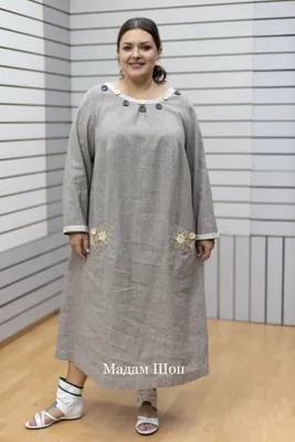 Льняное платье свободного кроя в этническом стиле, украшенное кружевом и  пуговицами купить в интернет-магазине мадамшоп