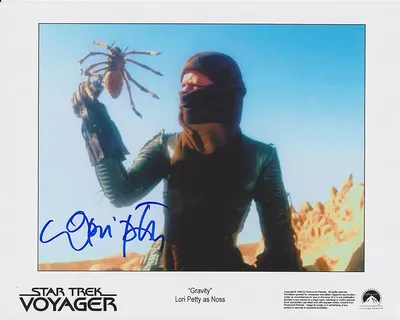 Оригинальная фотография Лори Петти из «Звездного пути: Вояджер» размером 8х10 с автографом в магазине коллекционных предметов Amazon Entertainment
